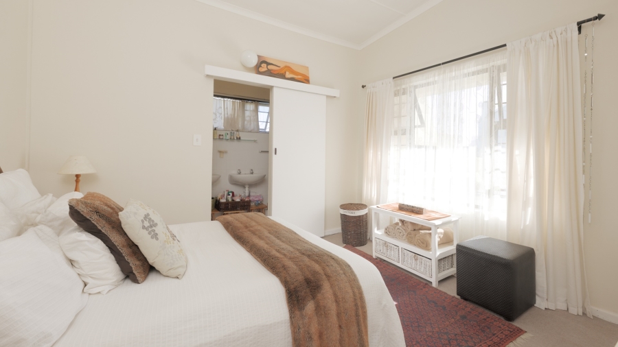 4 Bedroom Property for Sale in Struisbaai Western Cape